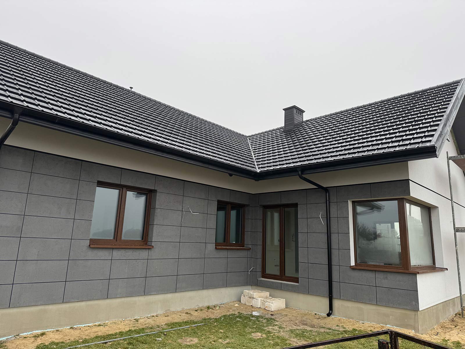 Blachodachówka modułowa Budmat Murano 9005 d-mat w Borkowiźnie